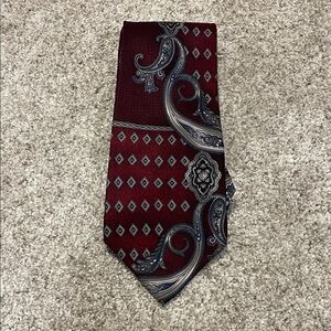 Mika Yoga Wear Maroon and Navy Paisley Tie
